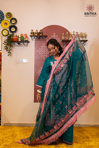 Afroz Suit Gallery Image 4