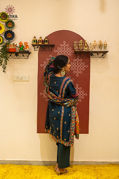Firoza Suit Gallery Image 3