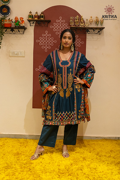 Firoza Suit Gallery Image 4
