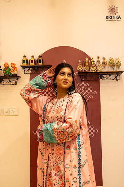 Gulnaar Suit