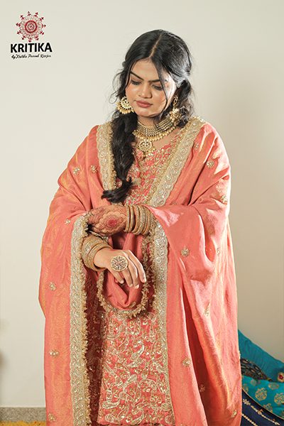Inayat Lehenga