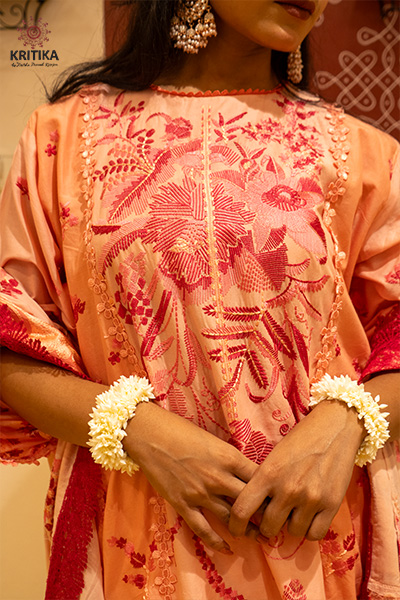 Inayat Suit Gallery Image 3