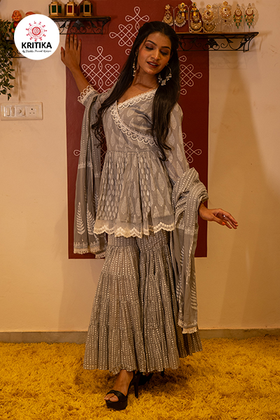Nira Gallery Image 1