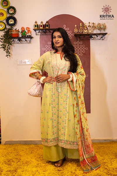 Noor Suit Gallery Image 4